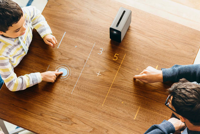 proiector Xperia Touch
