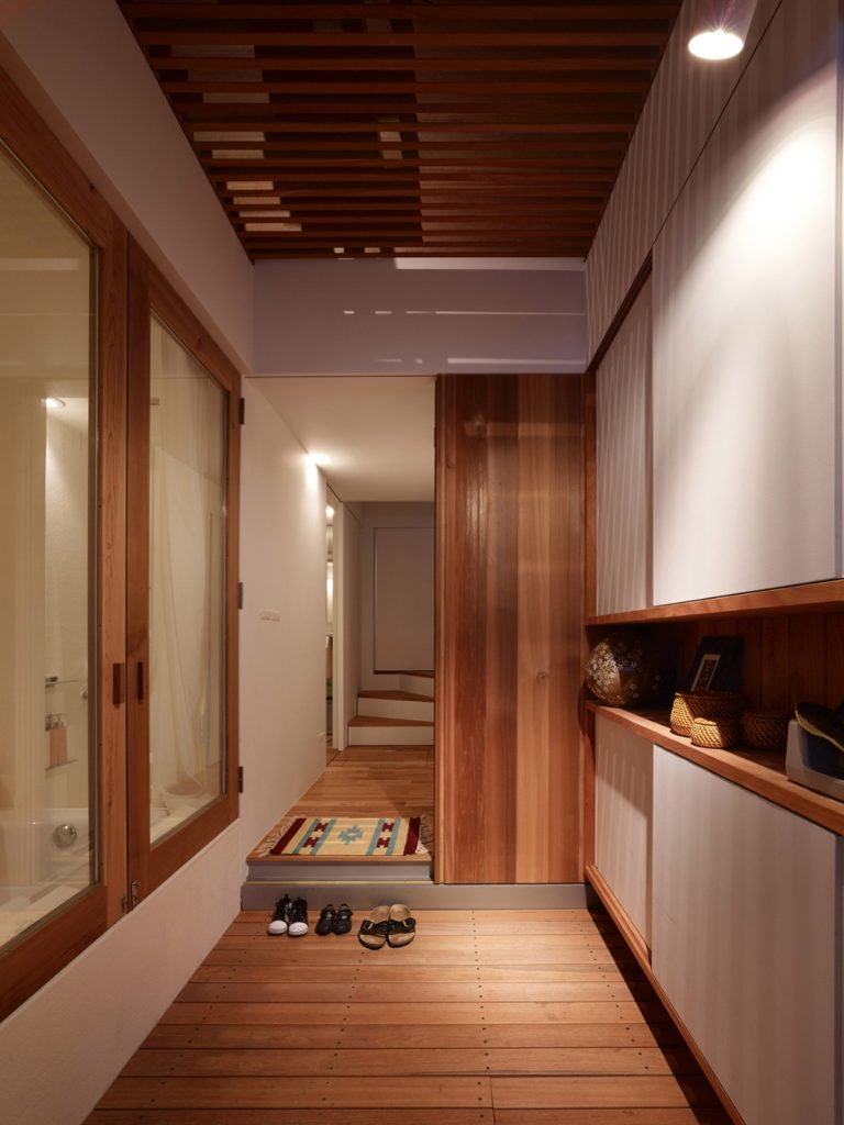 tiny-house-kobe-fujiwaramuro-architects-japan-_dezeen_2364_col_7
