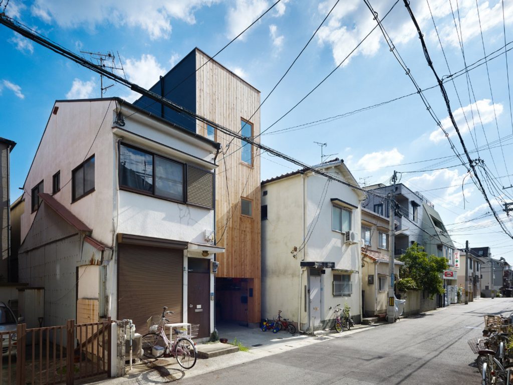 tiny-house-kobe-fujiwaramuro-architects-japan-_dezeen_2364_col_8