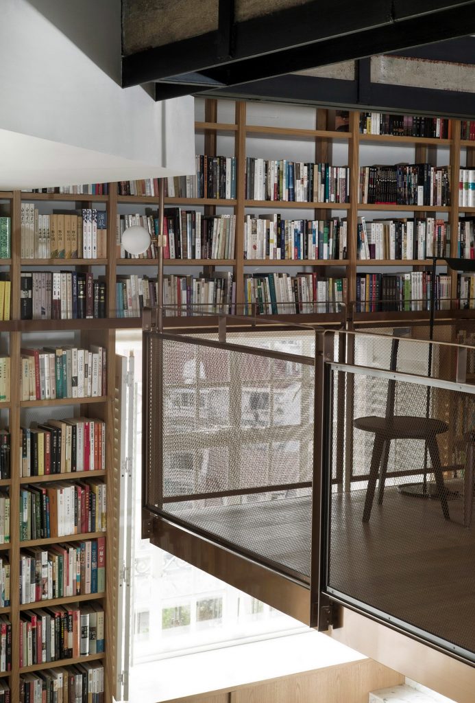 library-home-atelier-tao-c-interiors-residential-shanghai_dezeen_2364_col_6