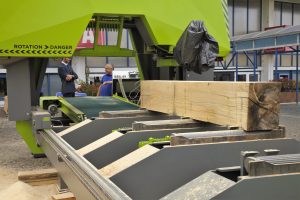 Valorificarea superioară și asigurarea cu prioritate de material lemnos pentru industria mobilei, tot mai aproape de a se transforma din deziderat, în realitate
