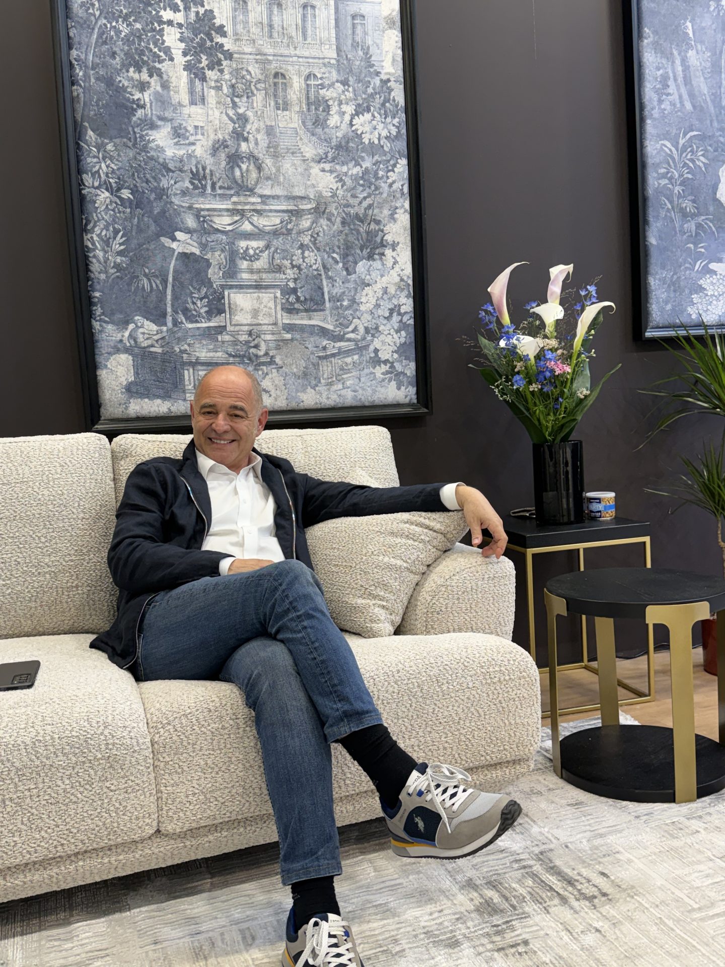Euromobila: de la un atelier de 100 mp la unul dintre cei mai importanți producători români de mobilier tapițat Euromobila: de la un atelier de 100 mp la unul dintre cei mai importanți producători români de mobilier tapițat