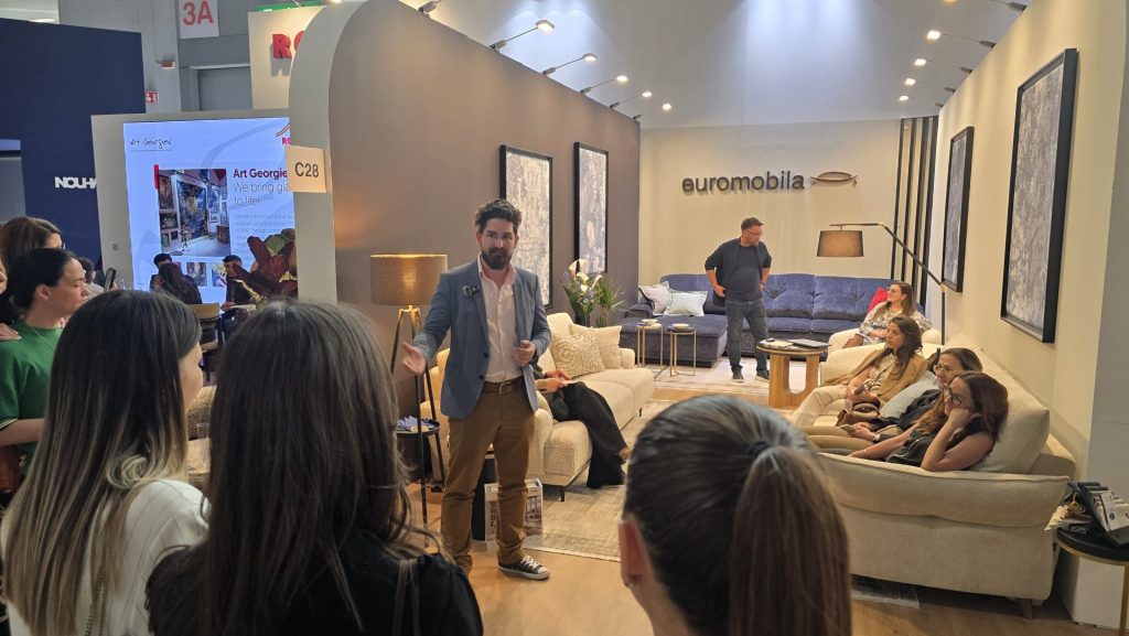 Euromobila: de la un atelier de 100 mp la unul dintre cei mai importanți producători români de mobilier tapițat Euromobila: de la un atelier de 100 mp la unul dintre cei mai importanți producători români de mobilier tapițat