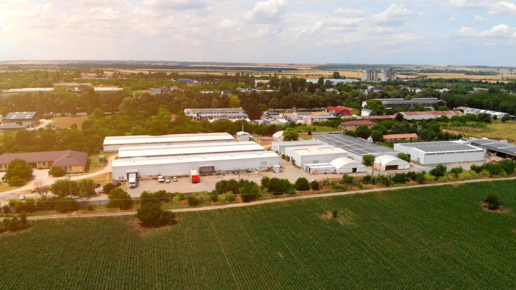 Euromobila: de la un atelier de 100 mp la unul dintre cei mai importanți producători români de mobilier tapițat Euromobila: de la un atelier de 100 mp la unul dintre cei mai importanți producători români de mobilier tapițat