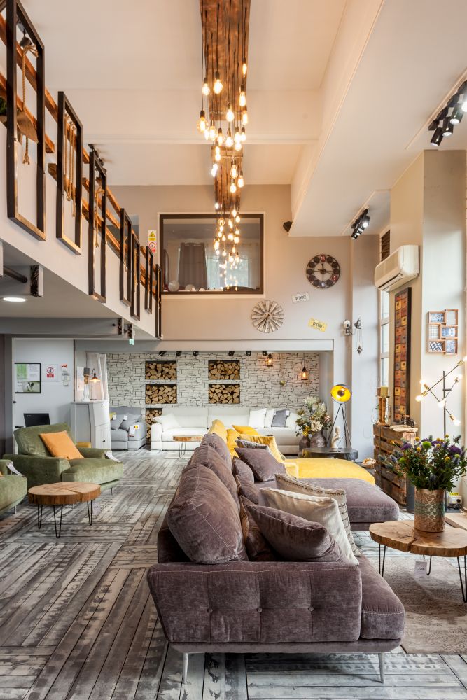 Euromobila: de la un atelier de 100 mp la unul dintre cei mai importanți producători români de mobilier tapițat Euromobila: de la un atelier de 100 mp la unul dintre cei mai importanți producători români de mobilier tapițat